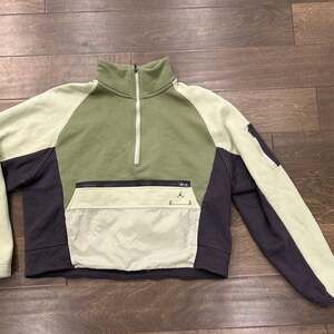 Nike‎ Jordan Women's Jacket Size Small Loose Fit Green
